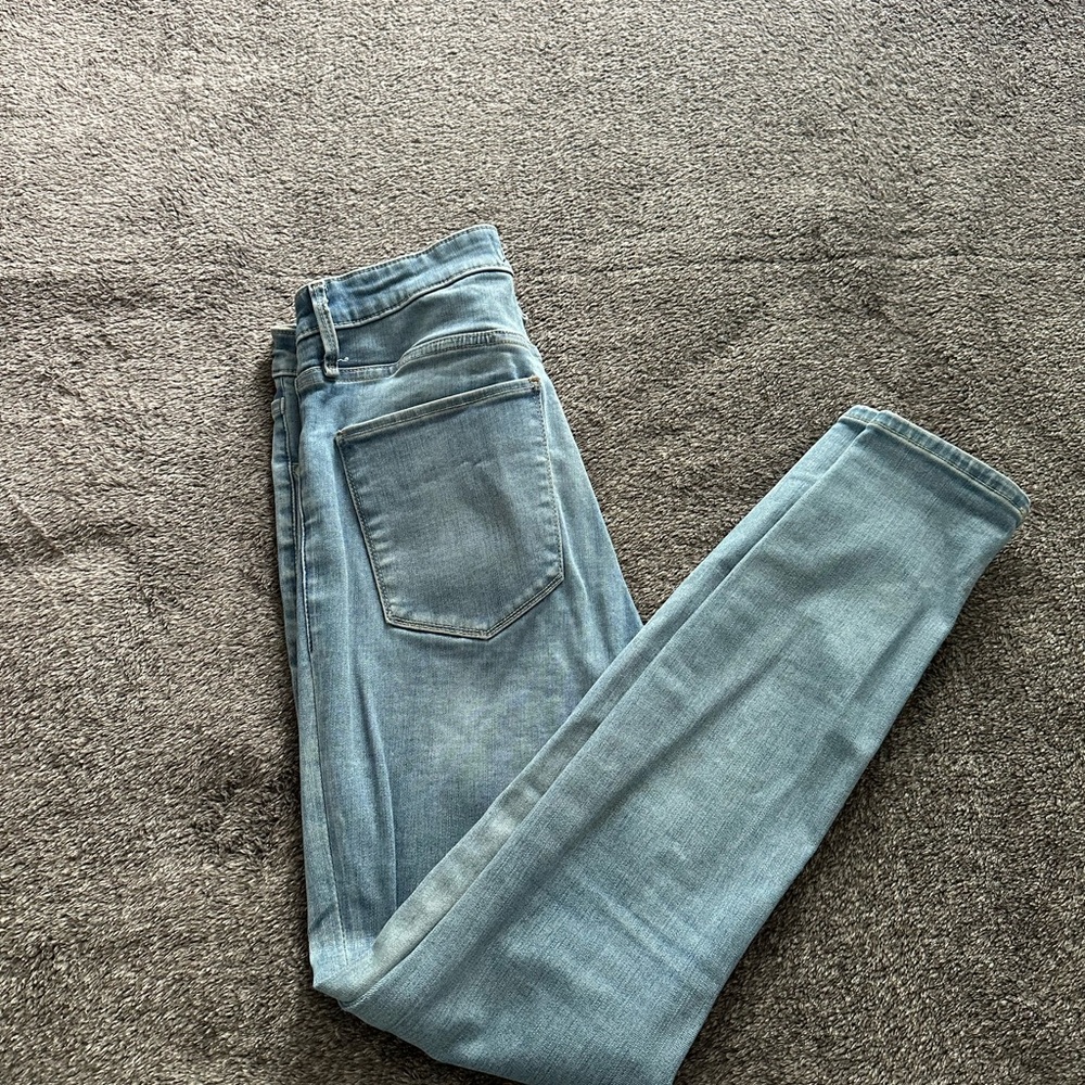 Abercrombie & Fitch Light Wash Slim Jeans size 27